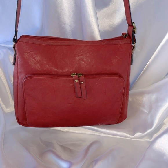 Bueno Multi Pocket Crossbody Red Pebbled Vegan Leather Brass Accents Adjustable - Picture 5 of 13